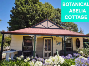 A Very Quiet Daylesford ABELIA COTTAGE BOTANICAL COTTAGE close to town